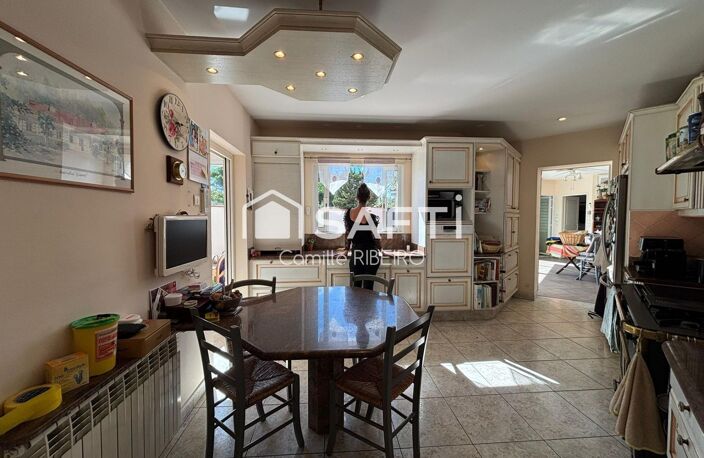 Port Leucate,Belle villa,T8 avec piscine sur parcelle de 400m² — photo 5