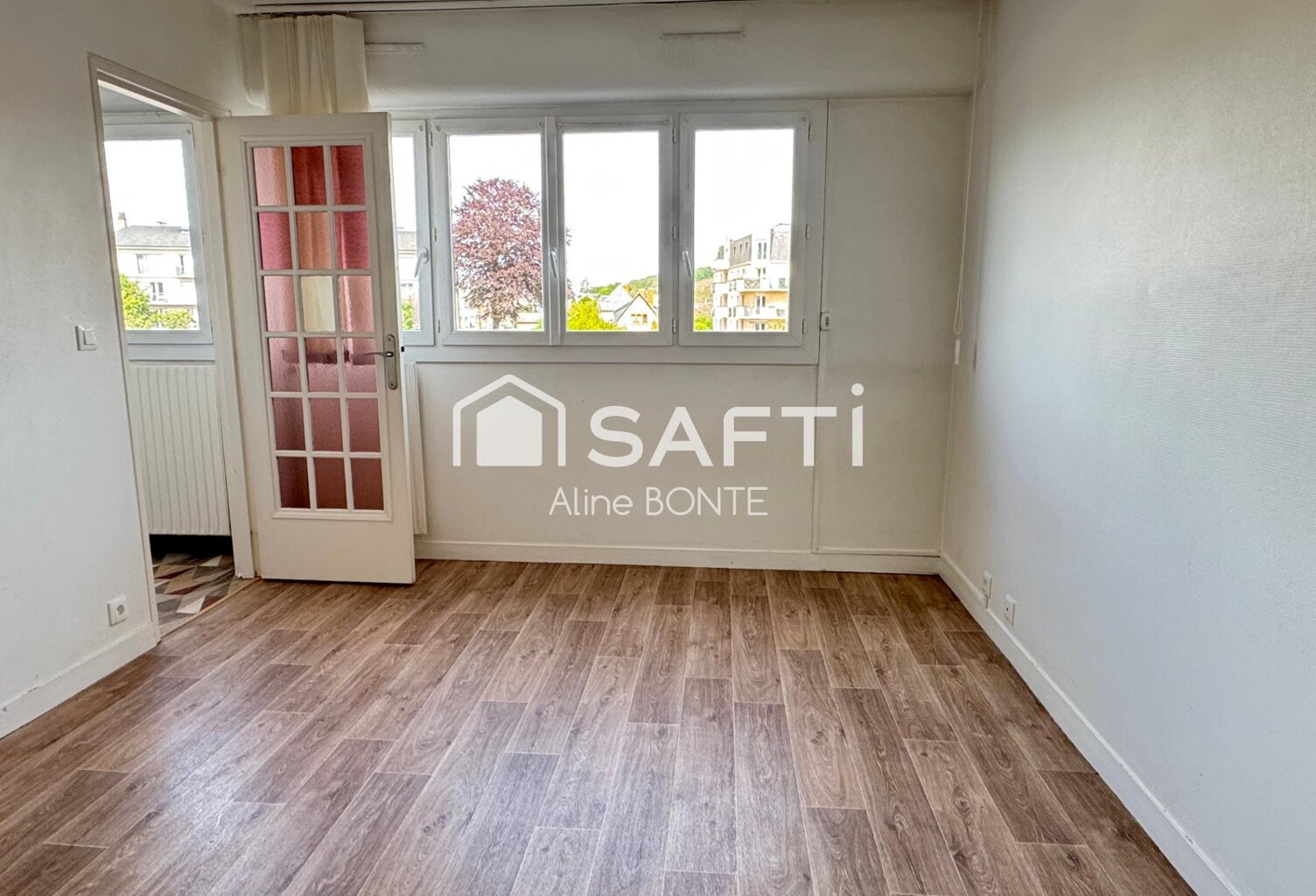 Appartement F1 BIS AVEC PARKING et CAVE — photo 1
