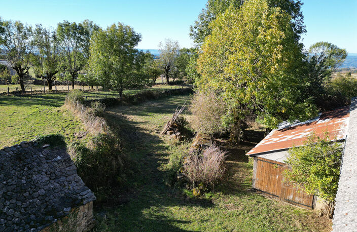 Ensemble immobilier, maison, grange sur une parcelle de 1300 m², AUBRAC — photo 4