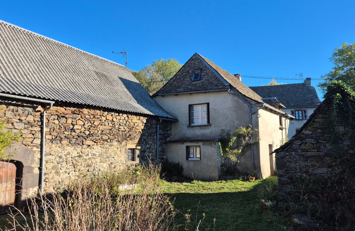 Ensemble immobilier, maison, grange sur une parcelle de 1300 m², AUBRAC — photo 5