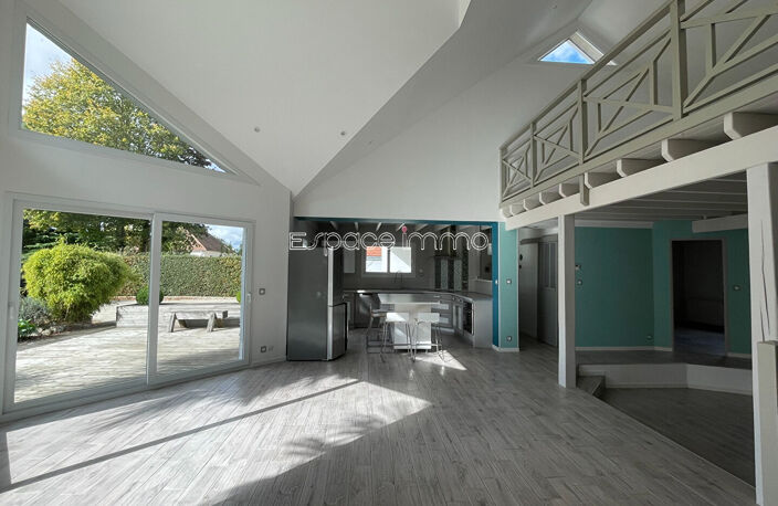 Maison individuelle de plain pied - 3 chambres - 153m² - 872m² de terrain - Dépendances - MALAUNAY — photo 3