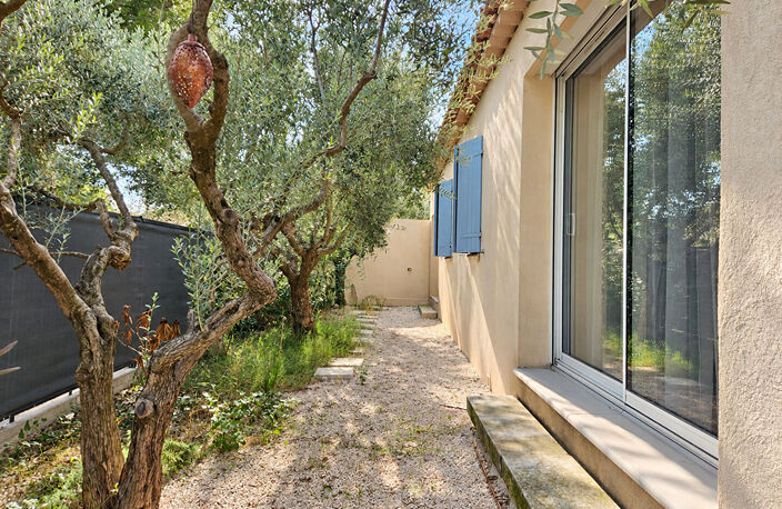 Aix-en-Provence / Maison individuelle de plain-pied avec piscine — photo 3