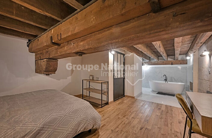 Nîmes Arènes - Appartement de caractère de 150 m² rénové avec goût — photo 2