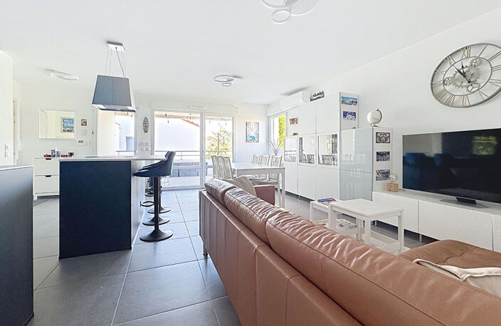 Exclusivité, Appartement La Ciotat T3 terrasse + box — photo 5