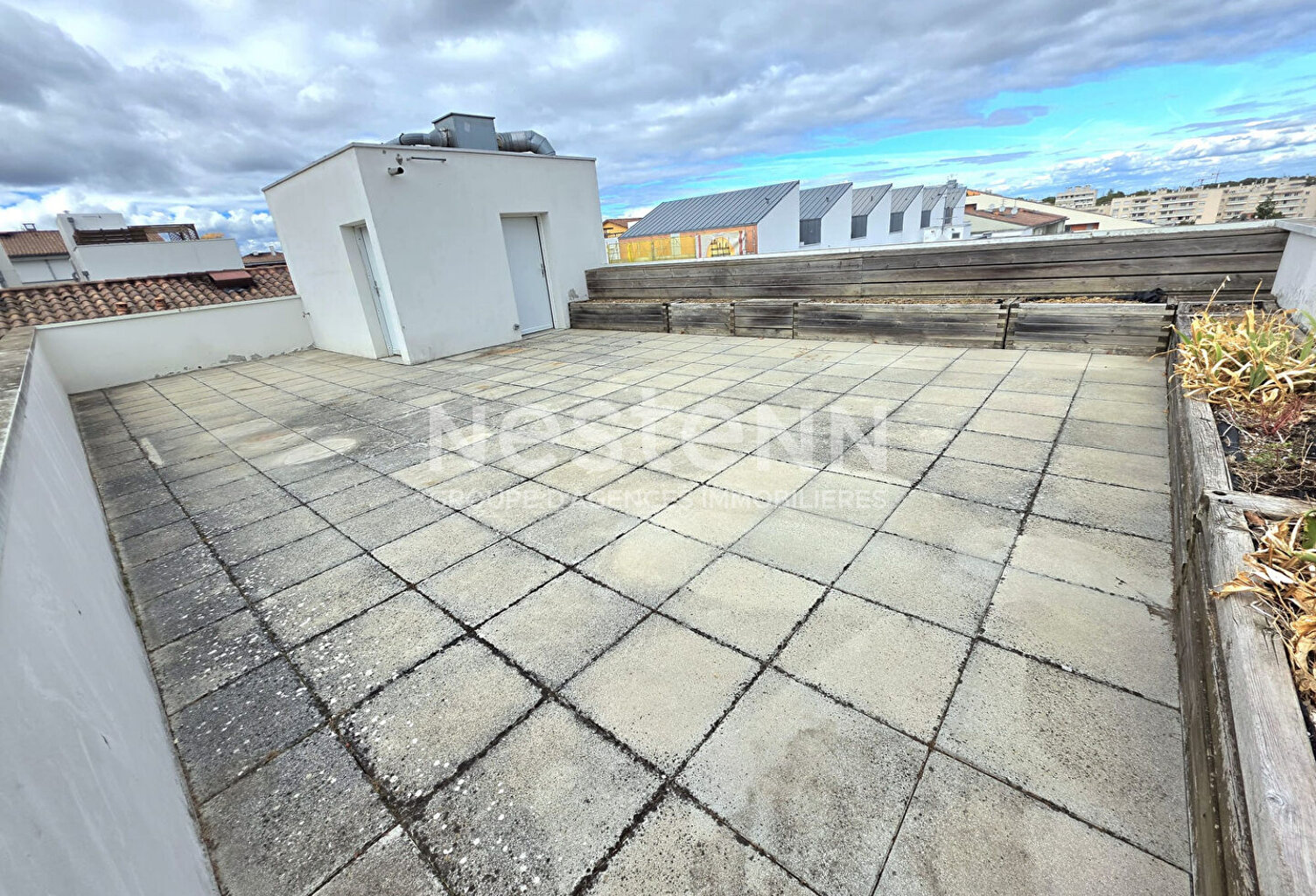 Toulouse 31200 Sans frais d'agence Métro canal du Midi/ embouchure Beau T4 Récent Triplex de 107.45m² avec Toit terrasse  deux places de parking en sous sol — photo 1