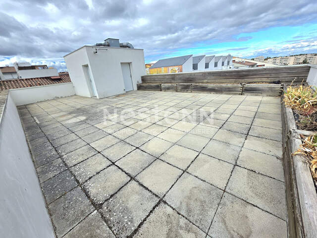 Toulouse 31200 Sans frais d'agence Métro canal du Midi/ embouchure Beau T4 Récent Triplex de 107.45m² avec Toit terrasse  deux places de parking en sous sol — photo du bien