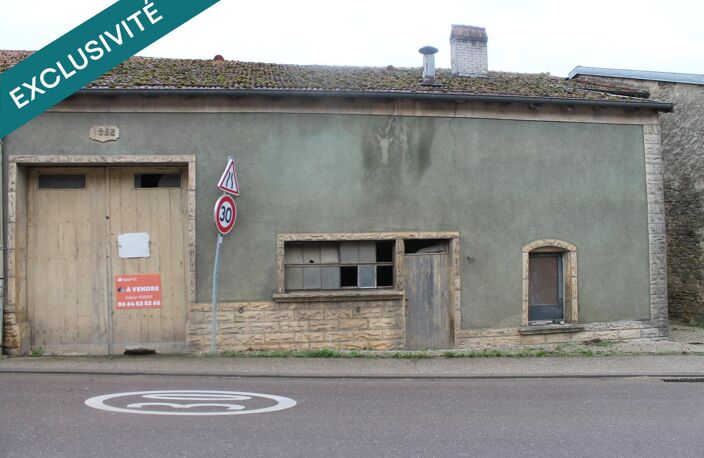 maison de village avec un grand terrain, et un acces a l'arriere — photo 2
