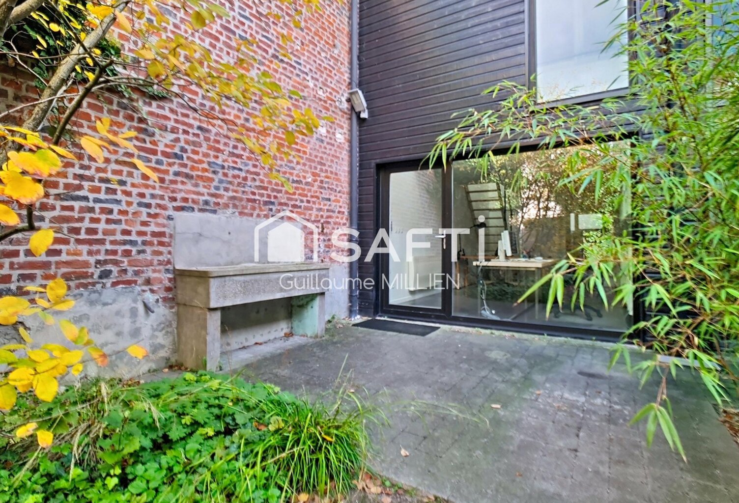 Bureau avec cuisine, salle de bains, et terrasse — photo 1