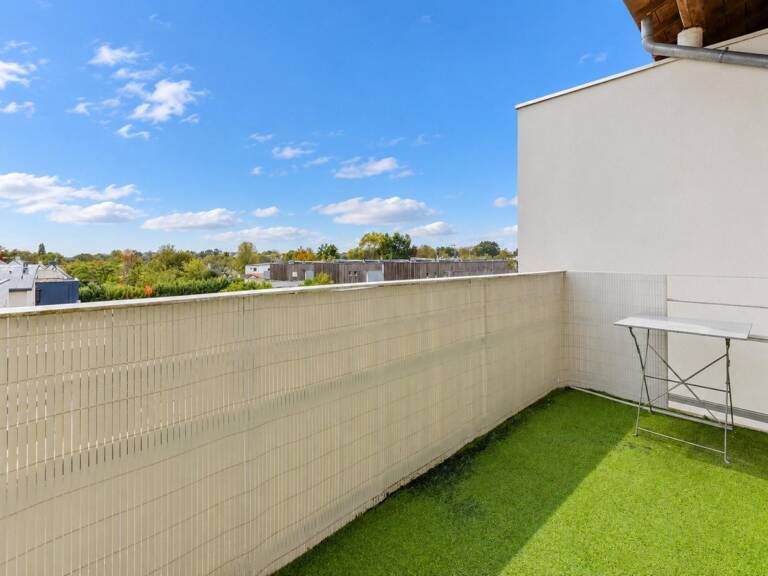 T3 lumineux avec balcon, parking et grenier — photo 1