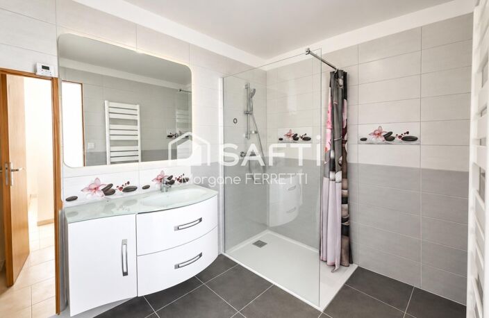 MAISON DE VILLAGE R+2 77M² — photo 4