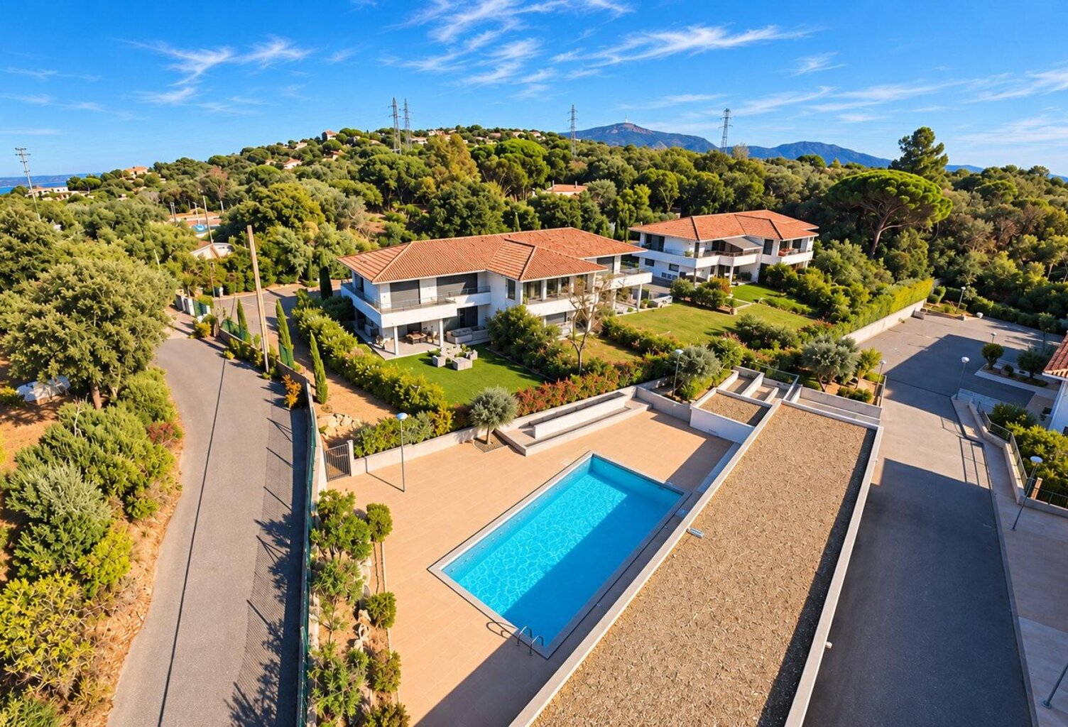 Appartement avec jardin privatif de 400 m² et piscine — photo 1