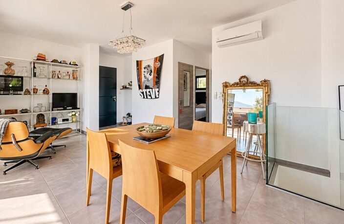 Appartement avec jardin privatif de 400 m² et piscine — photo 3