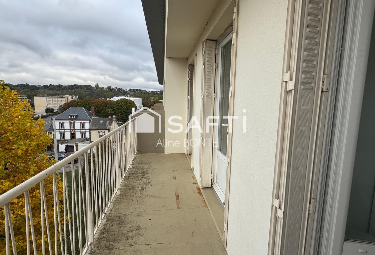 Appartement F4 avec parking et cave — photo 1