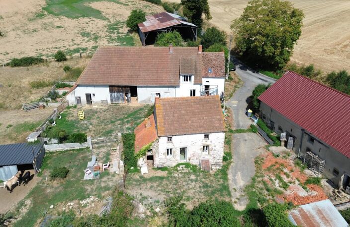 Écrin de verdure & potentiel d'exception : Ensemble immobilier de charme sur plus de 2 hectares à Lalizolle — photo 2