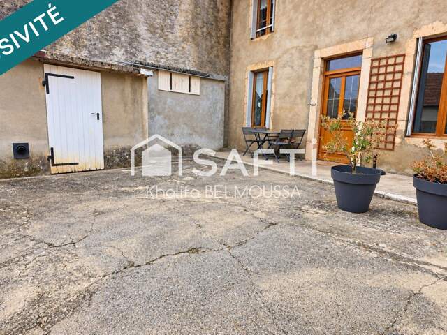 Maison d'environ 100 m² avec cour et toiture neuve  Premier achat ou investissement locatif — photo du bien