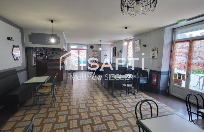 Bar/Restaurant avec bâtiment, jardin et grange, offrant un beau potentiel avec logement ou chambres d'hôtes à l'étage. — photo 4