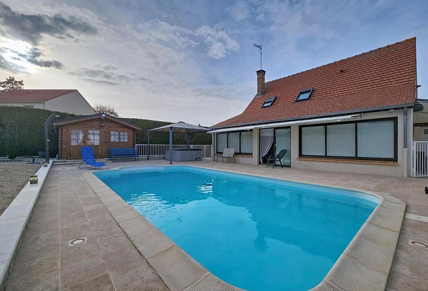 Maison 6 pièces 160m² avec piscine creusée proche Provins — photo 1