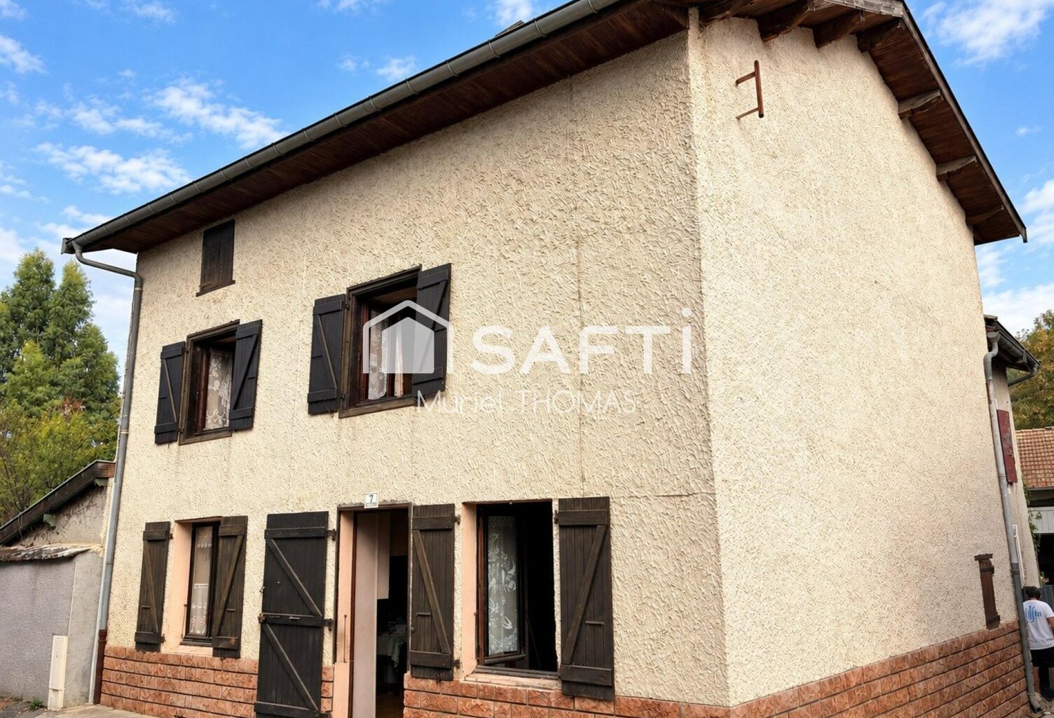 CESSIEU (38110)  MAISON EN PISÉ À RÉNOVER AVEC DÉPENDANCE  BEAU POTENTIEL ! — photo 1