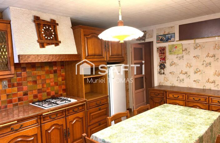 CESSIEU (38110)  MAISON EN PISÉ À RÉNOVER AVEC DÉPENDANCE  BEAU POTENTIEL ! — photo 2