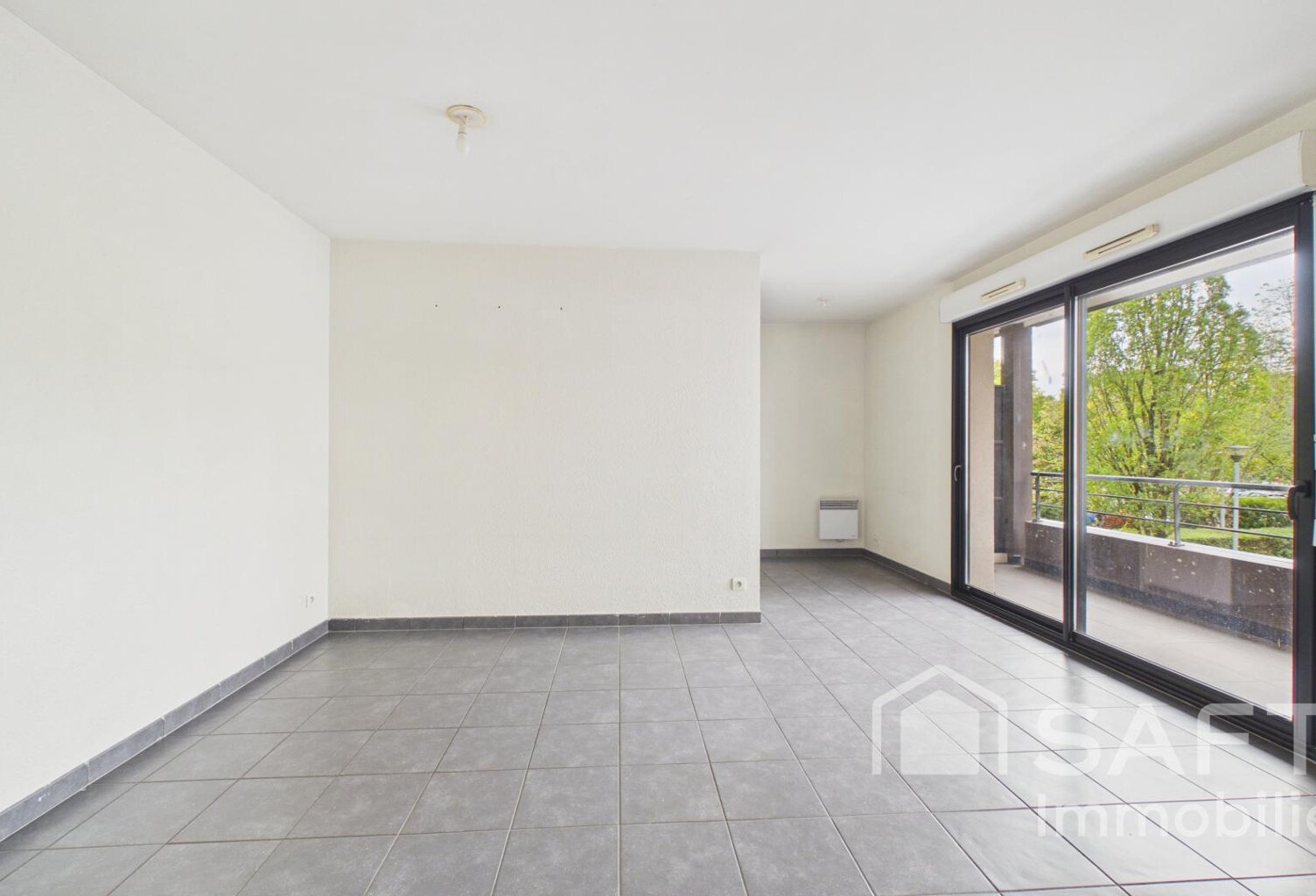 BÈGLES CENTRE  T3 55m² AVEC BALCON ET PARKING — photo 1