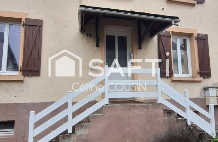 Immeuble dans une impasse avec garage, place de parking et jardin — photo 2