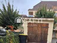 Immeuble dans une impasse avec garage, place de parking et jardin — photo 4