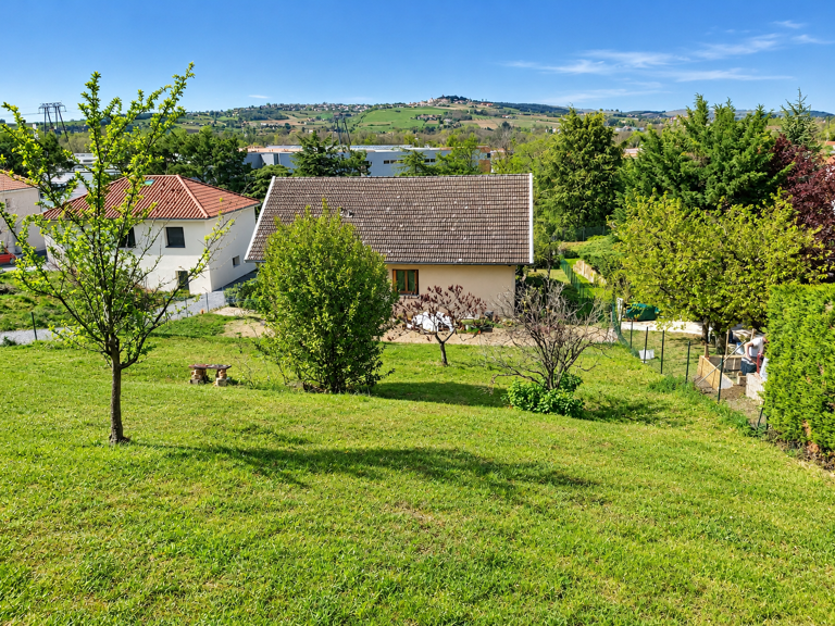 CIVRIEUX-D'AZERGUES   TERRAIN CONSTRUCTIBLE DE 940 M2   VUE — photo 1