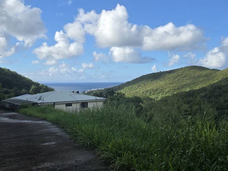 Vente Terrain 922 m&sup2; — photo 1