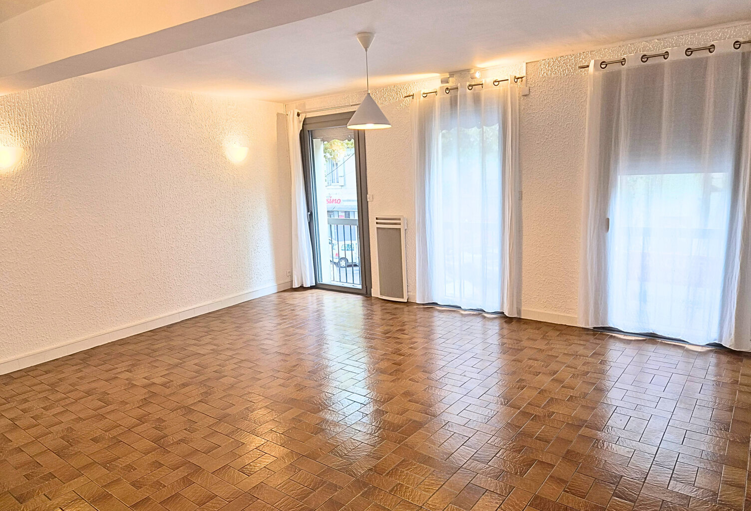 AUCH   BASSE VILLE - Bel appartement T4 de 132 m2 avec cour — photo 1