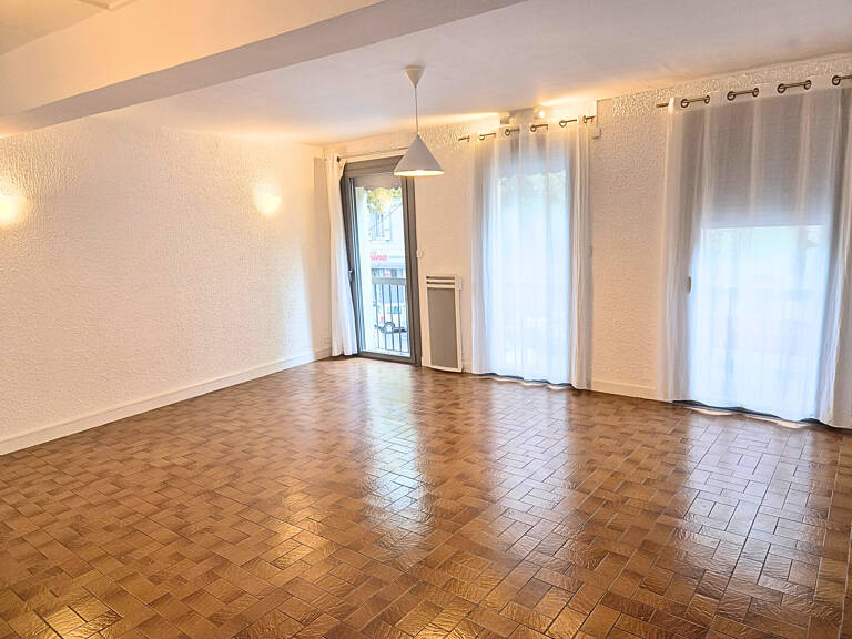 AUCH   BASSE VILLE - Bel appartement T4 de 132 m2 avec cour — photo 1