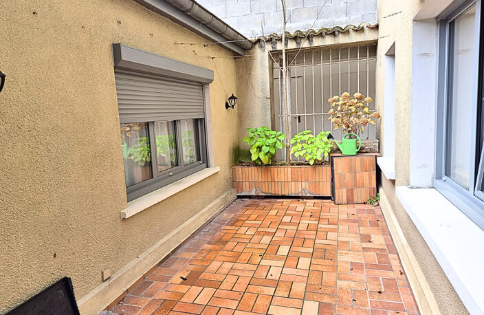 AUCH   BASSE VILLE - Bel appartement T4 de 132 m2 avec cour — photo 2
