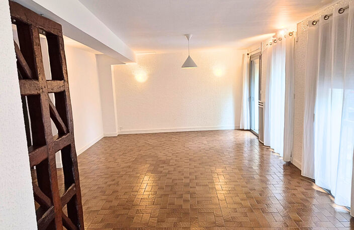 AUCH   BASSE VILLE - Bel appartement T4 de 132 m2 avec cour — photo 4