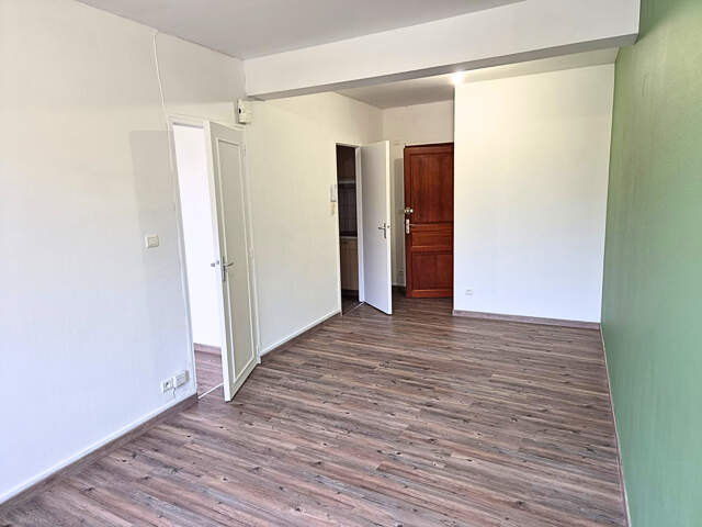 APPARTEMENT T2 CENTRE VILLE - 1ER ETAGE — photo du bien