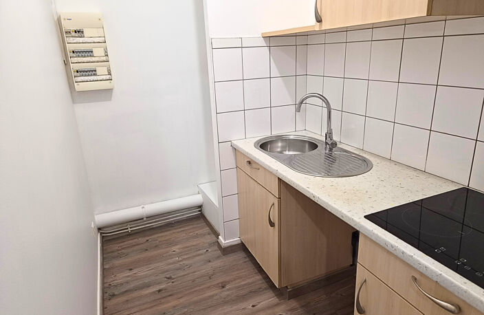 APPARTEMENT T2 CENTRE VILLE - 1ER ETAGE — photo 5