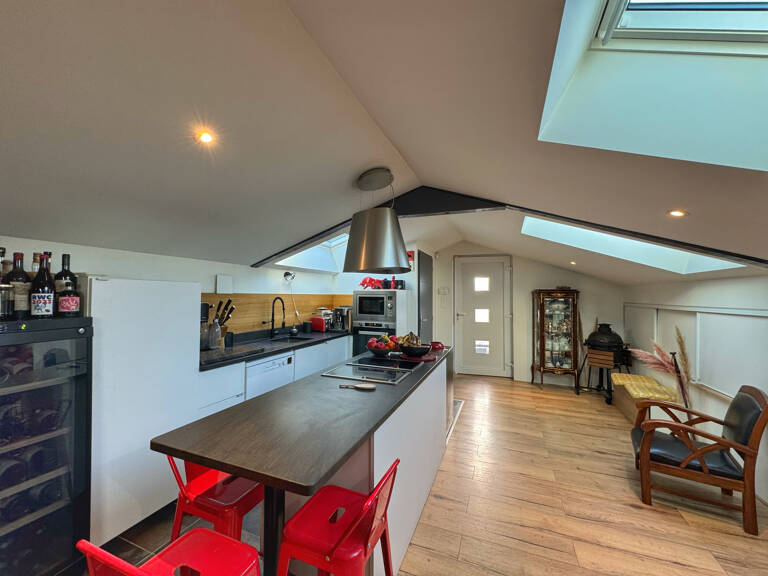 Ensemble immobilier murs commerciaux et appartement — photo 1