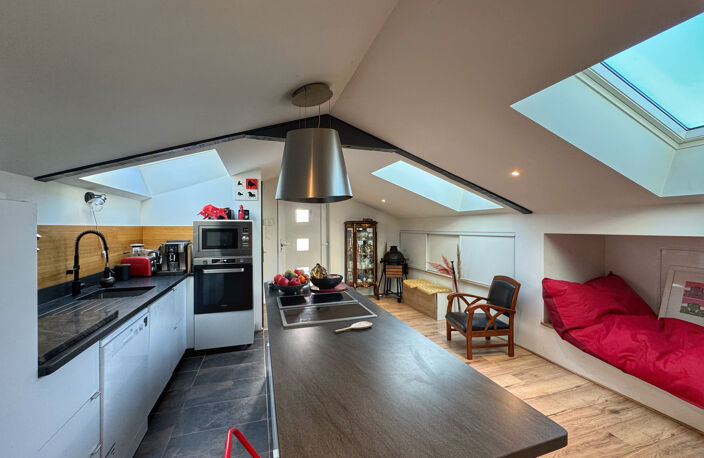 Ensemble immobilier murs commerciaux et appartement — photo 2