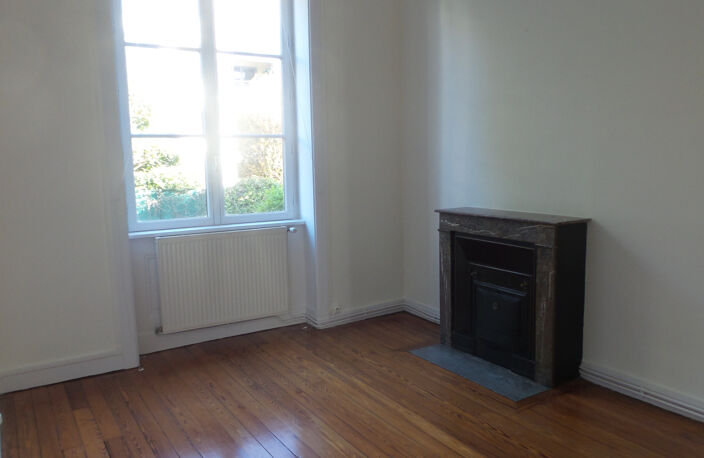  Location Ecully 69130 Appartement T2 — photo 3