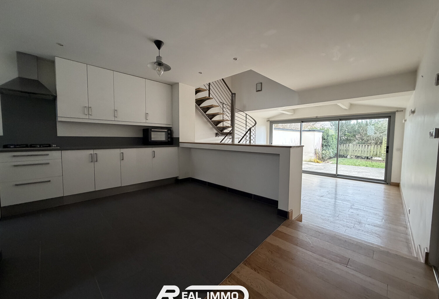 F2 DUPLEX DANS RÉSIDENCE CALME ET SÉCURISÉE — photo 1