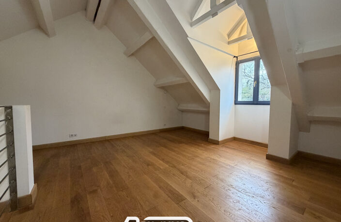 F2 DUPLEX DANS RÉSIDENCE CALME ET SÉCURISÉE — photo 4
