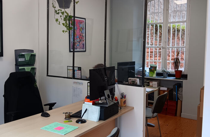 LOCATION LOCAL COMMERCIAL OU PROFESSIONNEL 35 M2 LANGUEDOC/C — photo 2