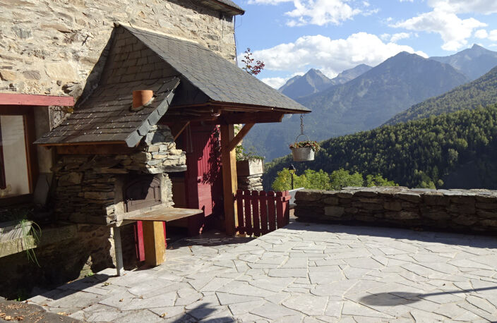 UNE GRANGE DE CHARME AU COEUR DES MONTAGNES PYRENEENNES — photo 2