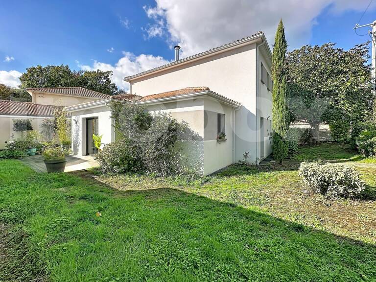 Maison familiale de 145 m² avec 4 chambres dont 2 de plain-pied ! — photo 1