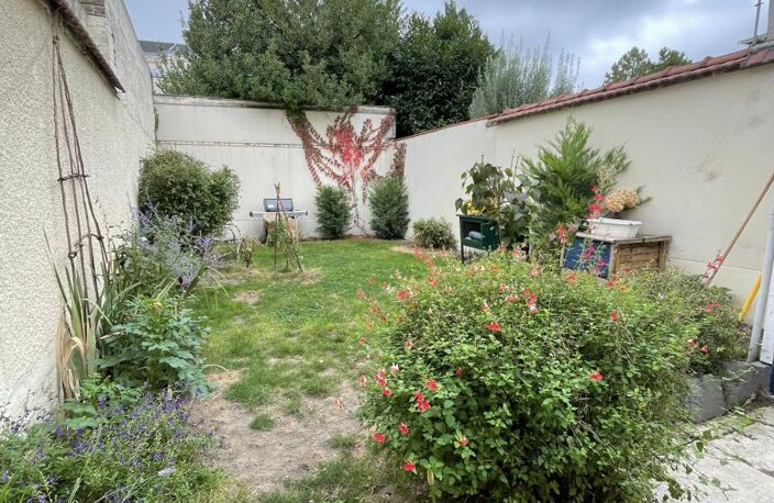 Maison 5 pièces avec jardin. — photo 2