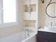 AU CALME - ZONE PAVILLONNAIRE  - ULTRA LUMINEUX - DERNIER ETAGE  — photo 3