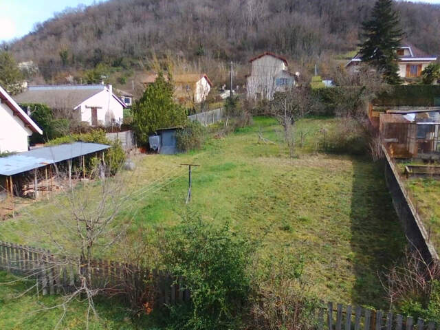 Terrain à batir sur la commune de St Savin — photo du bien