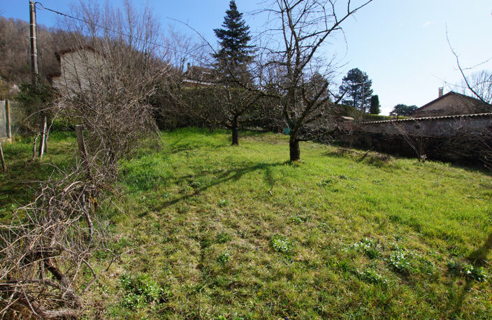 Terrain à batir sur la commune de St Savin — photo 2