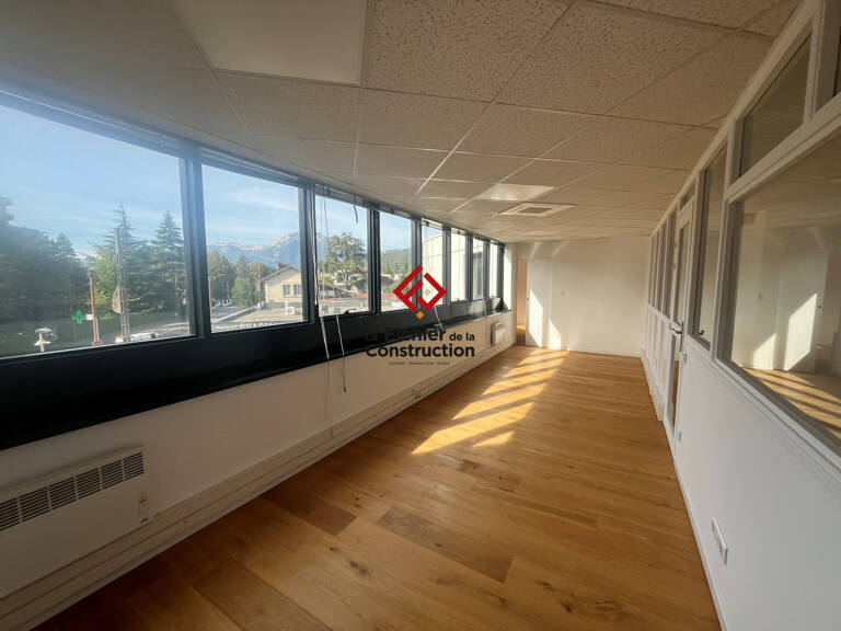 Immobilier Professionnel à louer Corenc — photo 1