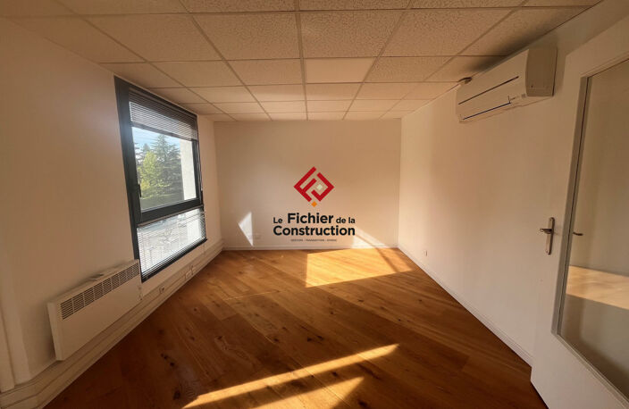 Immobilier Professionnel à louer Corenc — photo 3