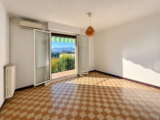 Saint-Giniez   T3 baigné de lumière, grand balcon plein sud — photo du bien
