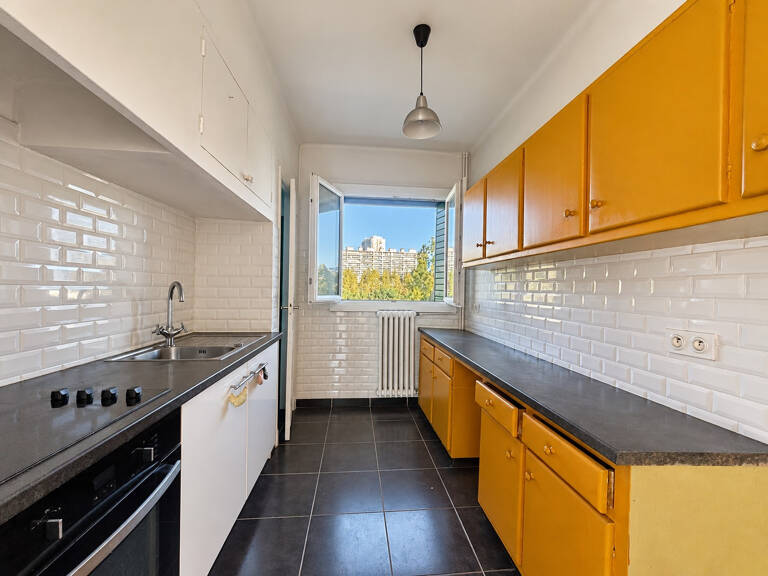 Saint-Giniez   T3 baigné de lumière, grand balcon plein sud — photo 1